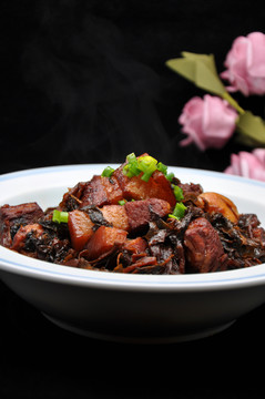 梅干菜焖肉