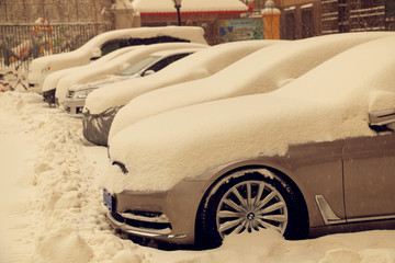 沙尘暴加大暴雪