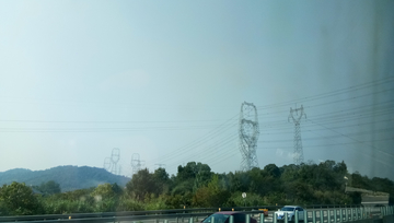 高速公路电塔风景