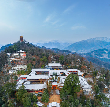 都江堰青城山上清宫初雪