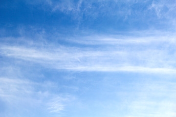 淡淡的蓝天白云