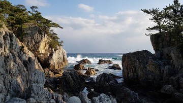 海边山峰