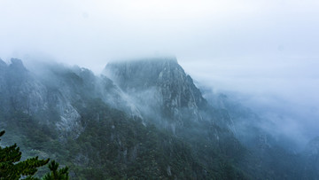 黄山奇峰云海