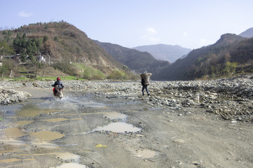 过河土公路