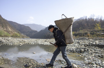 背货过河