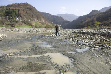 川陕甘三省边界地带土公路