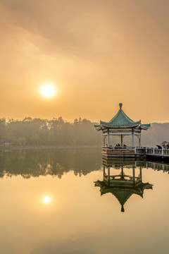 湖北武汉东湖听涛景区碧潭观鱼