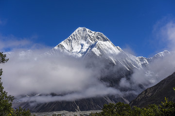 贡嘎山