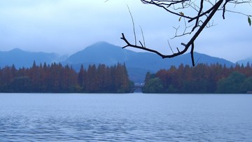 烟雨西湖