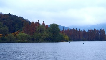 烟雨西湖