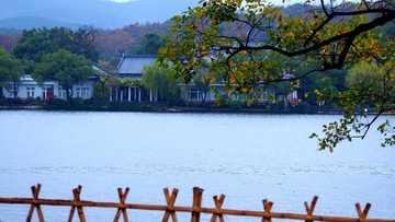 烟雨西湖