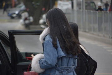 女孩背影