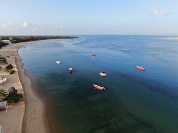 航拍肯尼亚曼达岛海景