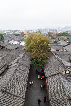 鸟瞰阆中古城街道