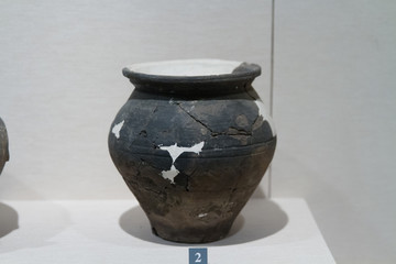 山东博物馆展品龙山文化黑陶罐