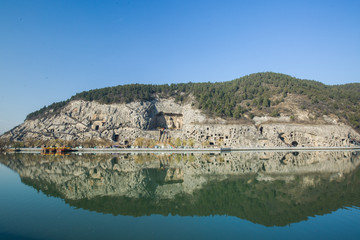 龙门石窟全景