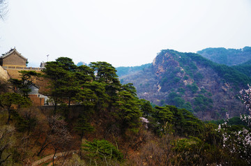 千山无量观东阁远景与群山