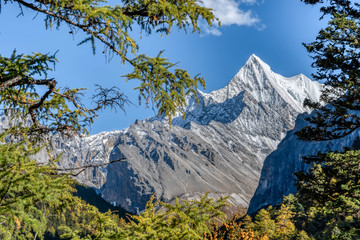 亚丁雪山