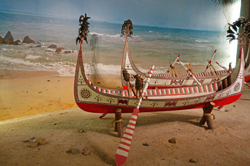 高山族雅美人彩绘木雕渔船