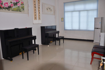 钢琴培训室
