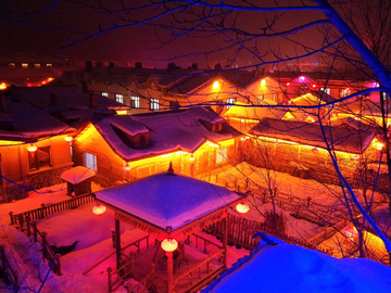 东北雪乡夜景摄影图片