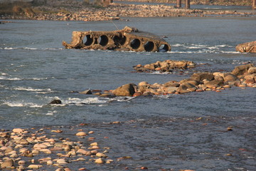 河滩水流