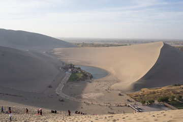 鸣沙山月牙泉