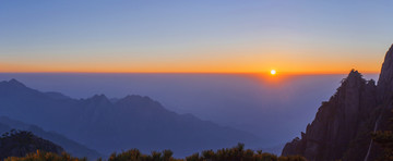 黄山日出全景