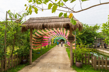 钦州久隆镇松山乡村世界窑乐园