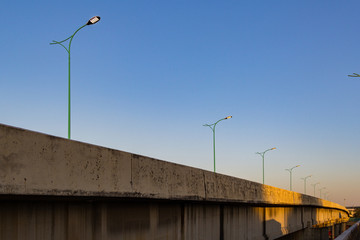 桥梁道路黄昏