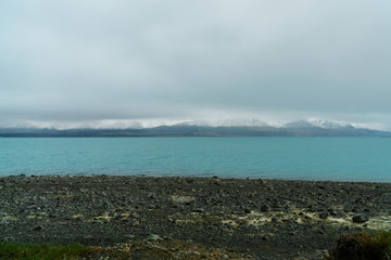 雪山湖泊