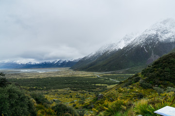 雪山湖泊