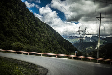 崇山峻岭高原弯道