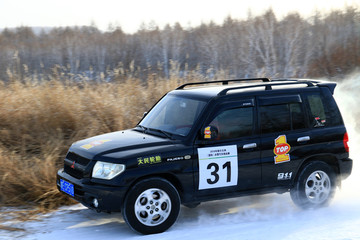 国际冰雪汽车挑战赛