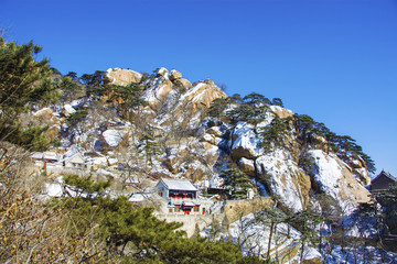 千山无量观建筑群与天上天雪景