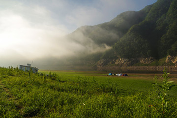 山雾缭绕