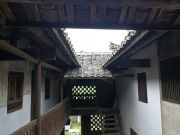 天井木瓦结构