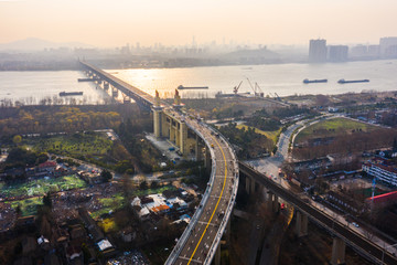 南京长江大桥向公众开放人气爆棚