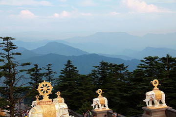 峨眉山金顶