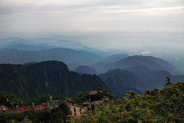 峨眉山金顶