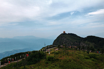 峨眉山金顶