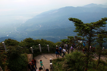 峨眉山金顶