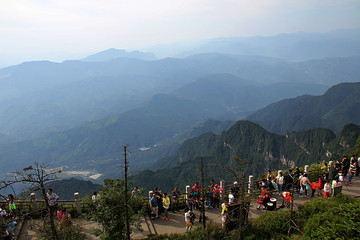 峨眉山金顶