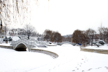 公园雪景