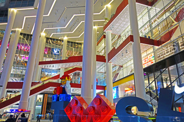 上海南京路购物中心建筑装饰