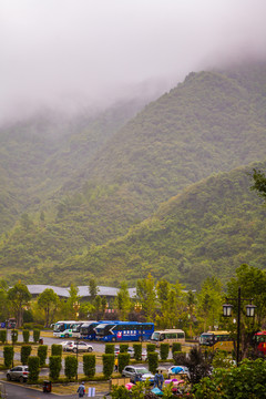 娄山关风景区停车场