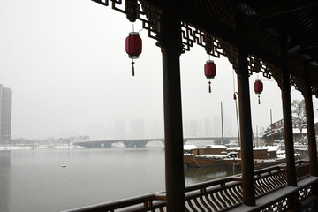 大小河街雪景