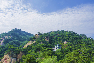 千山天上天索道站与小黄山群山