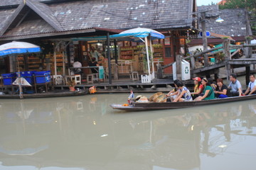 泰国四方水上市场