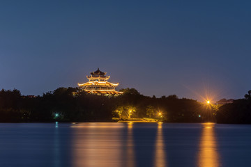 福建泉州西湖公园刺桐阁夜景